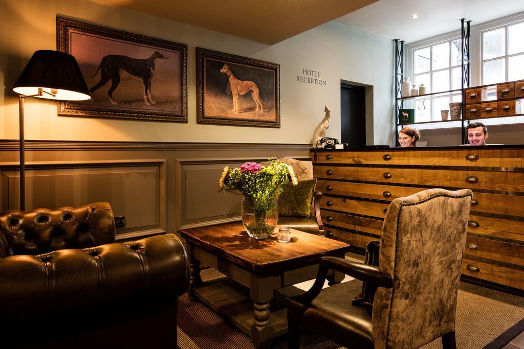 Greyhound Hotel Carshalton Exteriör bild